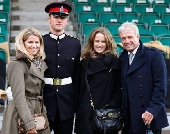 Kim Sears with her brother and father.